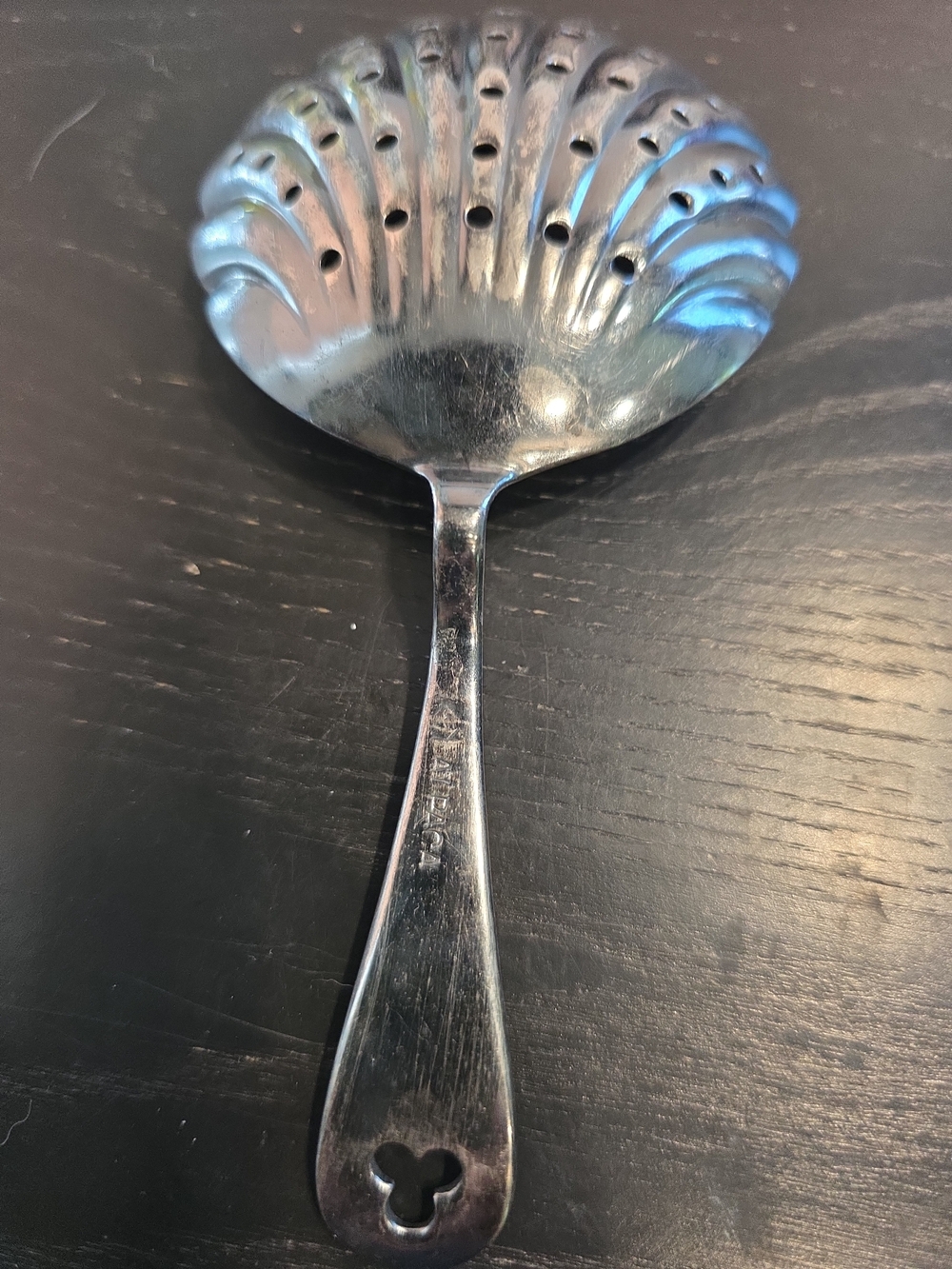 Shell-Shaped Tea Strainer Spoon - Silver - Picture 5 of 9